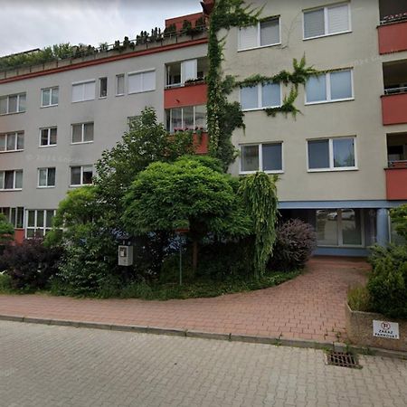 Alure Residences 2 & 24H Self Check-In, Parking In The Garage In The Apartment Building Included, New Building, Terrace, Green Location With A Forest Park With A Lake, Children'S Playground Банска-Бистрица Экстерьер фото